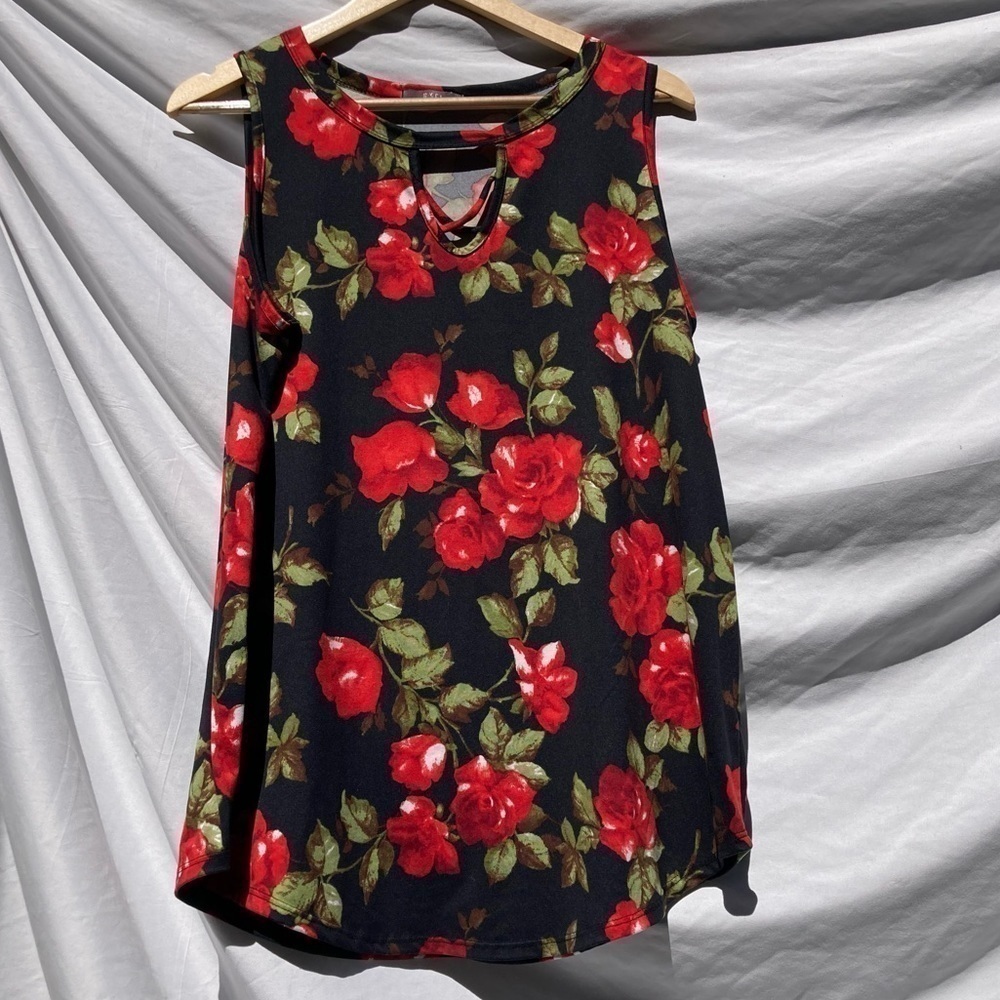 Gyft Black And Red Floral Sleeveless Top, Size Large